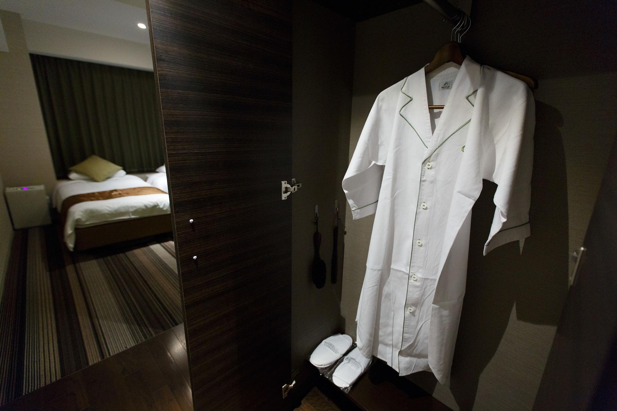 Hotel Brighton City Osaka Kitahama Bagian luar foto
