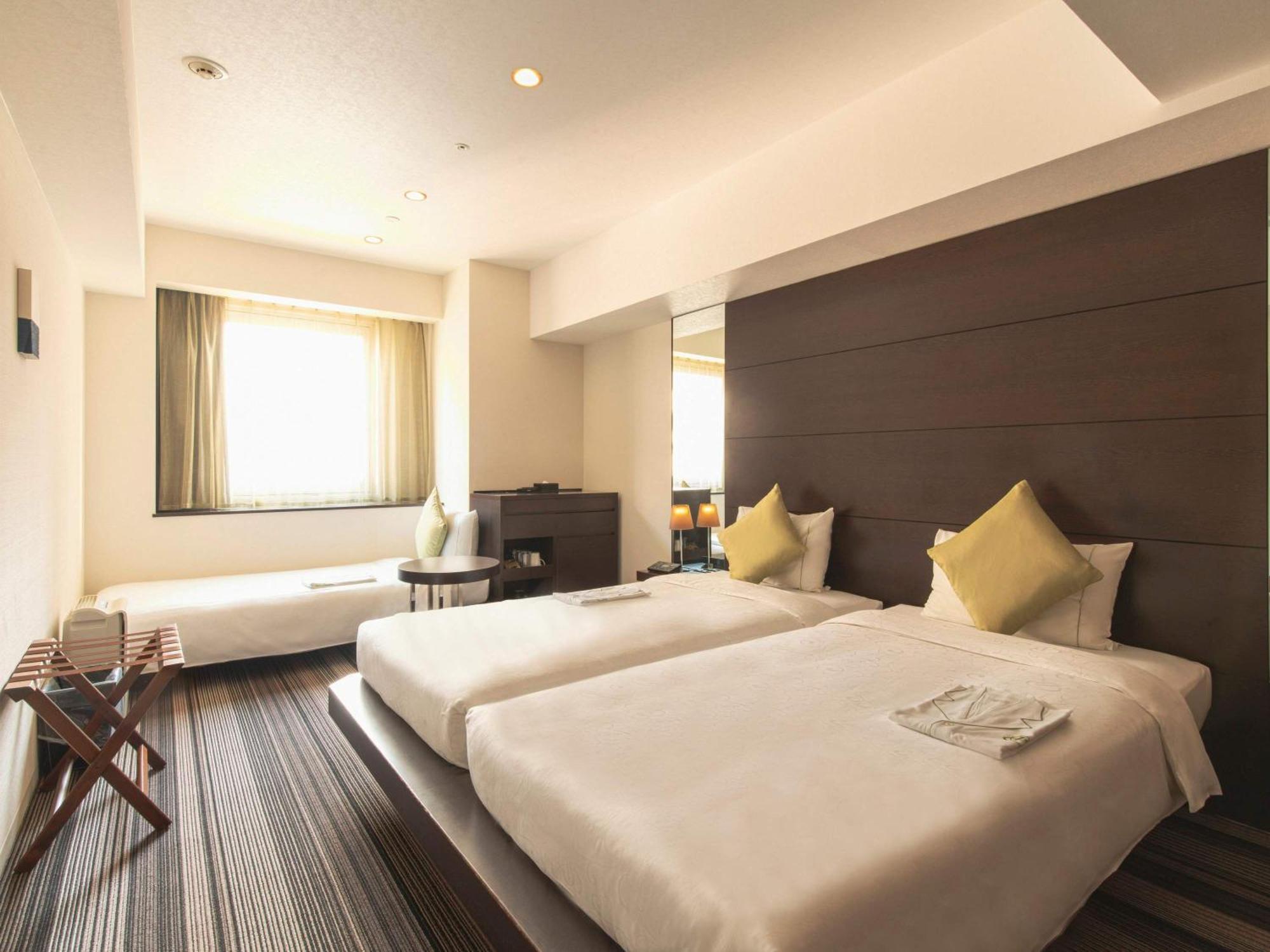 Hotel Brighton City Osaka Kitahama Bagian luar foto