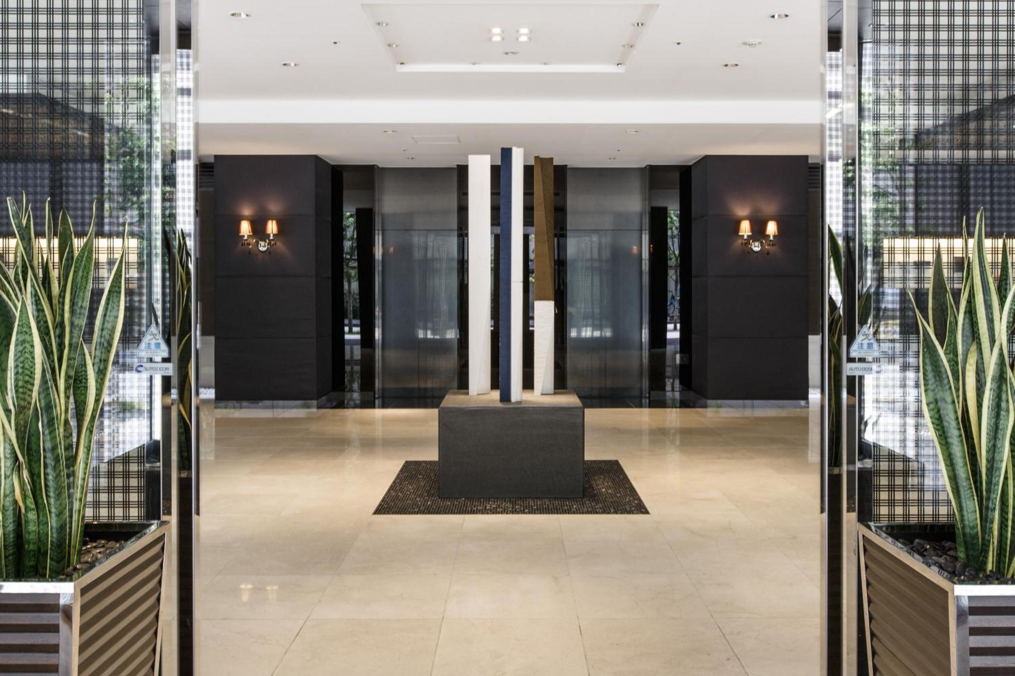 Hotel Brighton City Osaka Kitahama Bagian luar foto